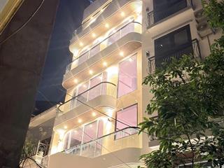 Siêu phẩm phố nguyễn văn cừ long biên * dt 65m2, 7 tầng, mt 5.5m, thang máy, garra ô tô.