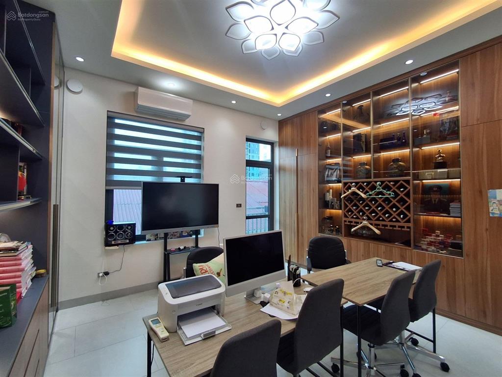 Hàng hiếm nguyễn văn cừ hoàng như tiếp dt 101m2, 7 tầng, mt 5.2m, thang máy, kinh doanh.