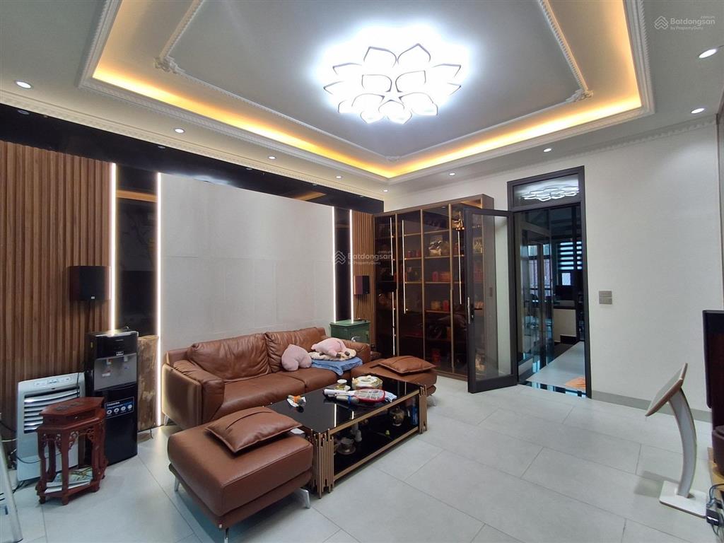 Hàng hiếm nguyễn văn cừ hoàng như tiếp dt 101m2, 7 tầng, mt 5.2m, thang máy, kinh doanh.