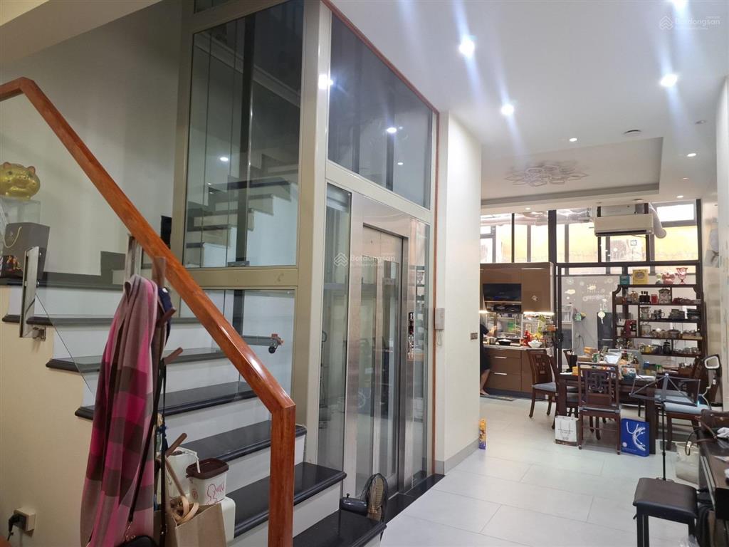 Hàng hiếm nguyễn văn cừ hoàng như tiếp dt 101m2, 7 tầng, mt 5.2m, thang máy, kinh doanh.