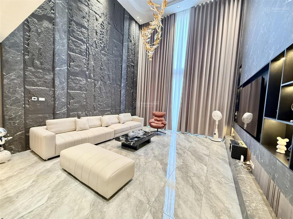 Bán siêu phẩm nhà bồ đề, dt 85m2, 8 t, mt 5.5m, garra 4 ô tô, kinh doanh, full nội thất, thang máy.