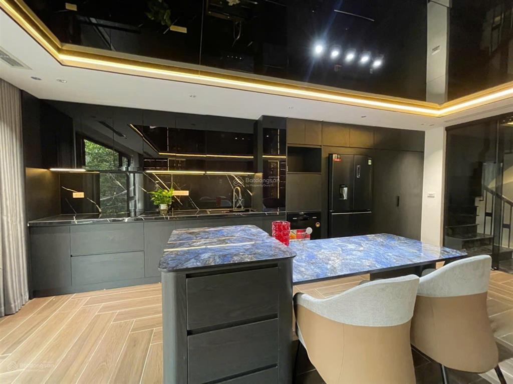 Bán nhà đẹp lâm dubồ đề dt 85m2, 7 tầng, mt 5.5m, garra 4 ô tô, thang máy, full đồ, qh ổn định.