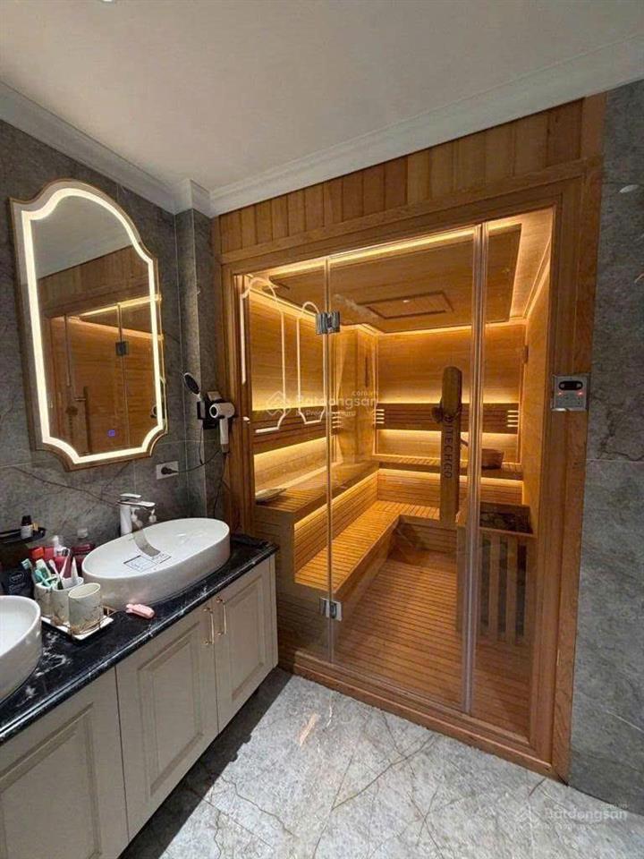 Giảm sốc 3 tỷ bán nhà phố trạm, cổ linh. dt 98m², 8 tầng, mt 5.5m, 2 thoáng, gara ô tô, thang máy