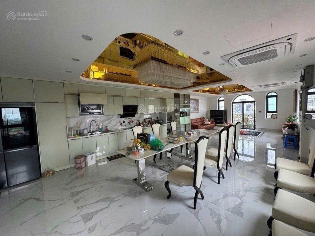 Giảm sốc 3 tỷ bán nhà phố trạm, cổ linh. dt 98m², 8 tầng, mt 5.5m, 2 thoáng, gara ô tô, thang máy