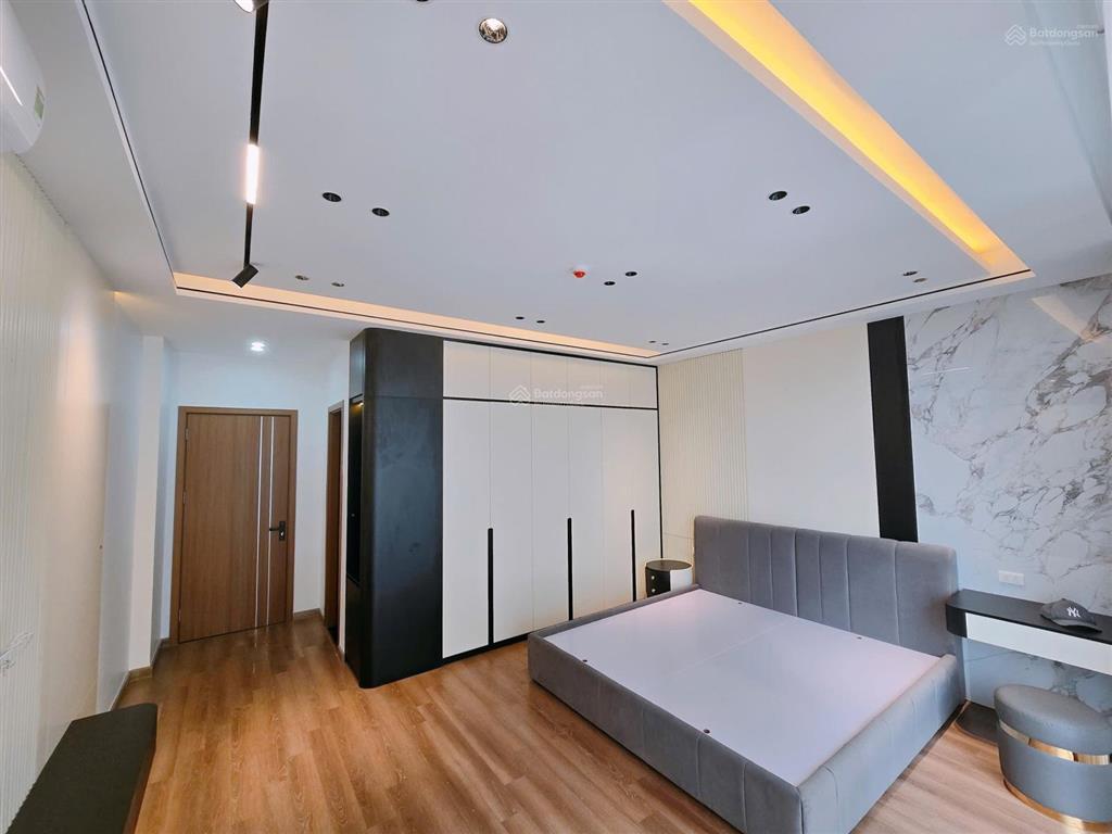 Giảm sốc 1 tỷ bán nhanh căn nhà tại khu phân lô 918 phúc đồng long biên dt 86m2, 8 tầng, mt 5m.