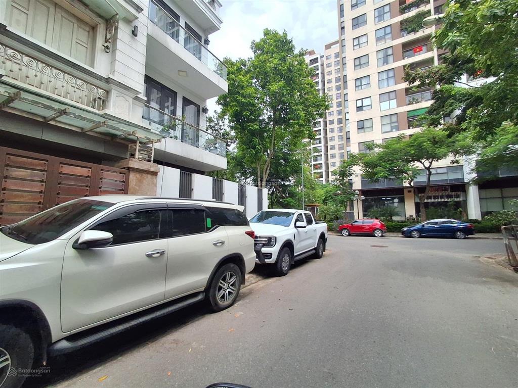 Giảm sốc 5 tỷ bán biệt thự việt hưng  long biên dt 120m2, 6 tầng, mt 6m, thang máy, kinh doanh.