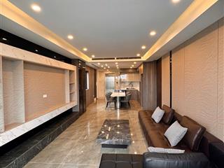 Bán nhà mặt phố hoa lâm, việt hưng dt 56m2, 7 tầng, mt 4.1m, vỉa hè, kinh doanh, full nội thất.