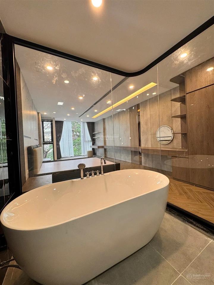Giảm 4 tỷ bán nhà mặt phố hoa lâm, việt hưng dt 56m2, 7 tầng, mt 4.1m, vỉa hè, kinh doanh.