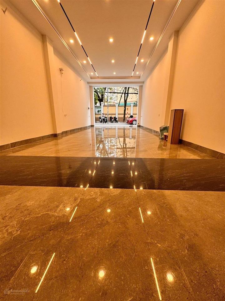 Giảm 4 tỷ bán nhà mặt phố hoa lâm, việt hưng dt 56m2, 7 tầng, mt 4.1m, vỉa hè, kinh doanh.
