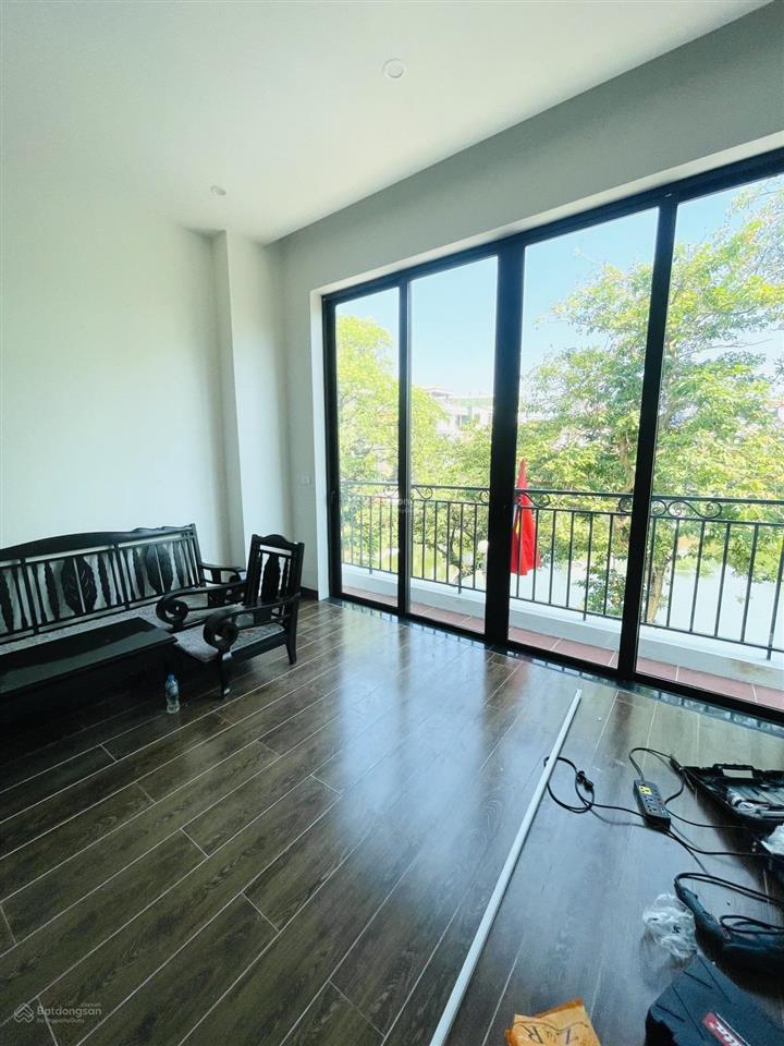 Bán nhà mặt phố bồ đề long biên dt 110m2, 7 tầng, mt 5.7m, lô góc 2 thoáng, thang máy, kinh doanh