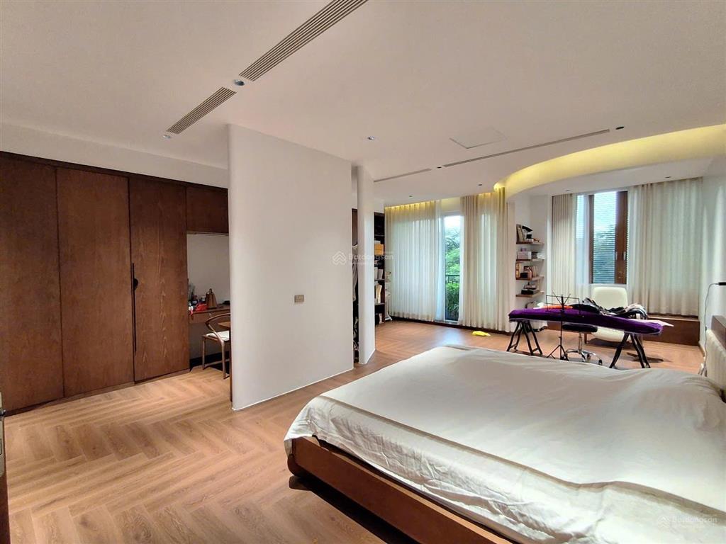 Giảm 5 tỷ bán biệt thự việt hưng, long biên. dt 120m2, 6 tầng, mt 6.5m, thang máy, 2 thoáng, vỉa hè