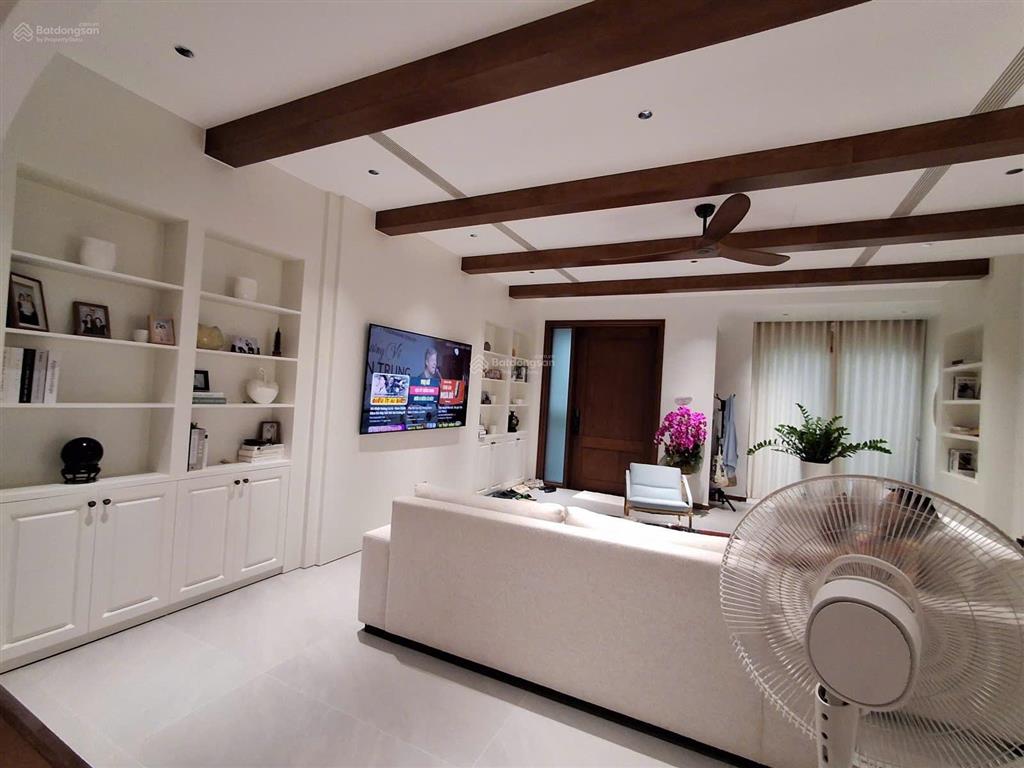 Giảm 5 tỷ bán biệt thự việt hưng, long biên. dt 120m2, 6 tầng, mt 6.5m, thang máy, 2 thoáng, vỉa hè