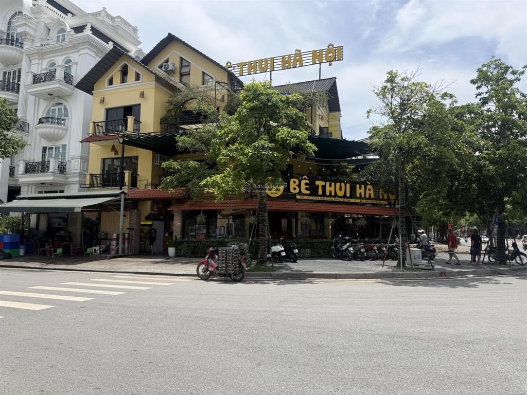 Bán nhà đẹp ở ngay tại tư đình, long biên dt 92m2, mặt tiền 6.5m, ô tô tránh, đầu tư, kinh doanh.