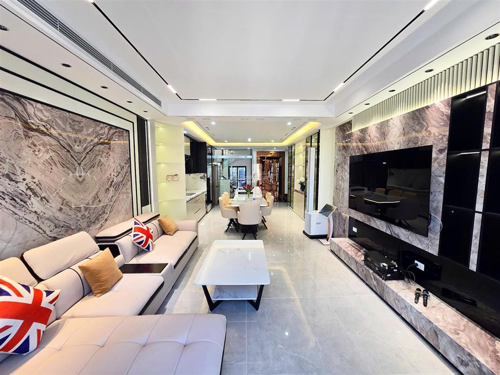 Bán nhà đẹp khu tđc ngọc thụy, long biên dt 60m2, 8 tầng, mt 4.6m, garra, thang máy, kinh doanh.