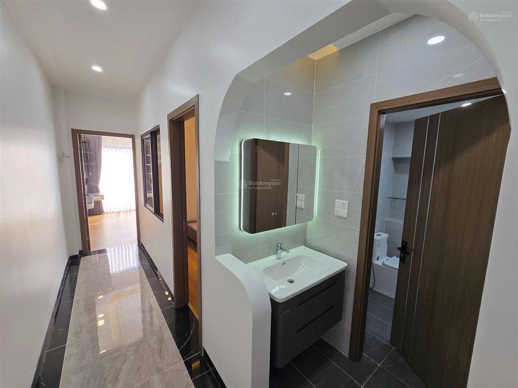 Bán nhà đẹp khu tđc ngọc thụy, long biên dt 60m2, 8 tầng, mt 4.6m, garra, thang máy, kinh doanh.