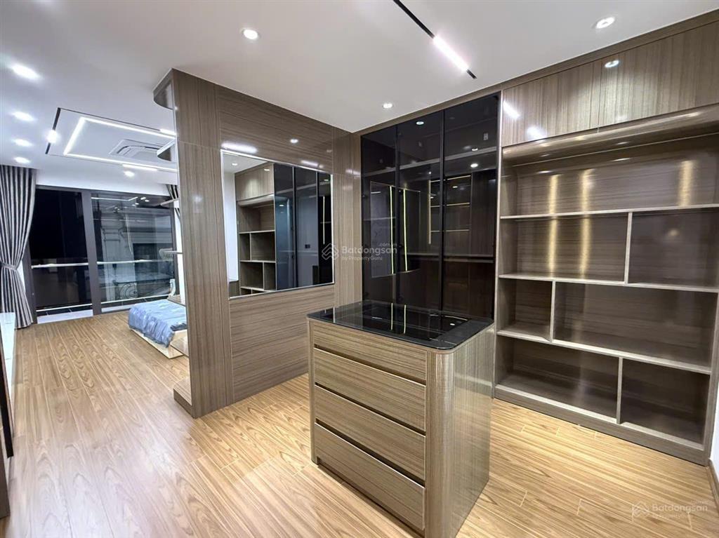 Bán nhà phân lô quân đội tư đình a38, cổ linh, dt 60m2, 8 tầng, gara 2 ô tô, ô tô tránh, thang máy