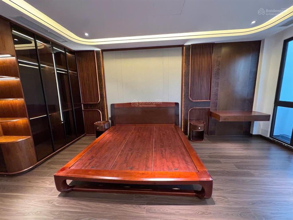 Giảm sốc 4.5 tỷ bán nhanh nhà phố thạch bàn, long biên dt 88m2, 7 tầng, mt 4.6m, ô tô tránh.