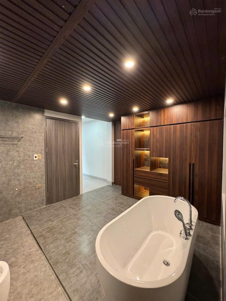 Bán nhà đẹp ở ngay tại thạch bàn, long biên dt 50m2, 6 tầng, thang máy, đầy đủ nội thất, hơn 9 tỷ