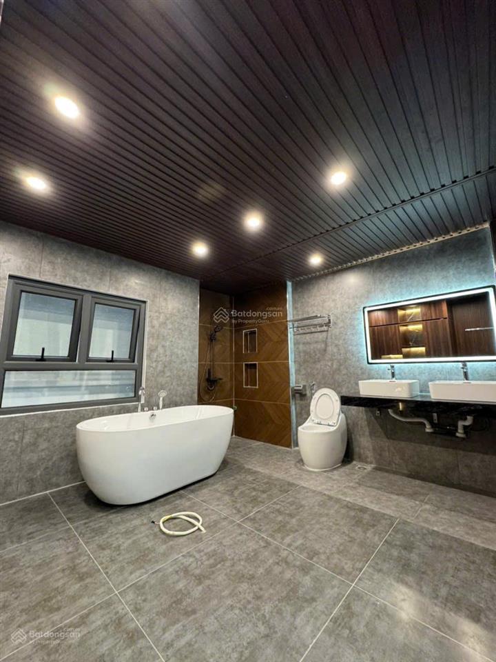 Bán nhà đẹp ở ngay tại thạch bàn, long biên dt 50m2, 6 tầng, thang máy, đầy đủ nội thất, hơn 9 tỷ