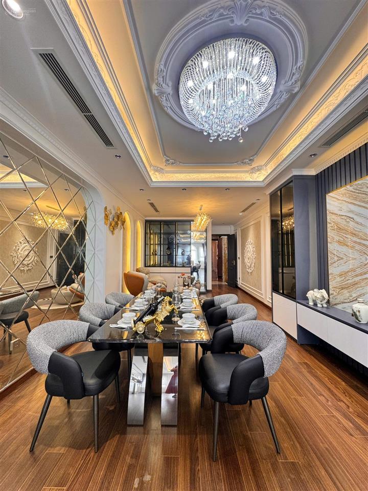 Bán siêu phẩm mặt phố hoa lâm, việt hưng dt 98m2, 8 tầng, mặt phố kinh doanh, đầy đủ nội thất.