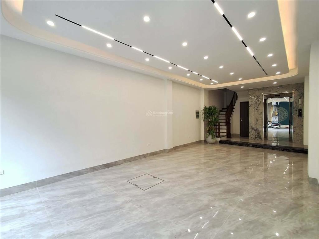 Giảm sốc 7.5 tỷ bán nhà phố nguyễn lam  long biên. dt 55m2, 7 tầng, mt 4.5m, thang máy, kinh doanh