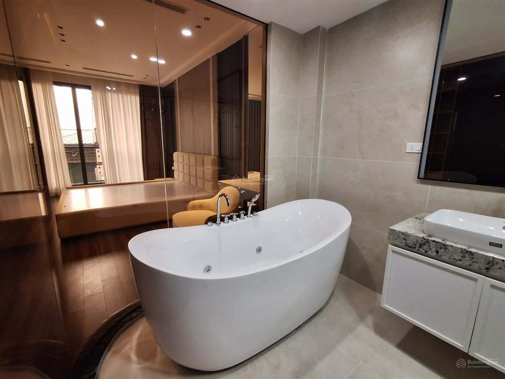 Giảm sốc 7.5 tỷ bán nhà phố nguyễn lam  long biên. dt 55m2, 7 tầng, mt 4.5m, thang máy, kinh doanh