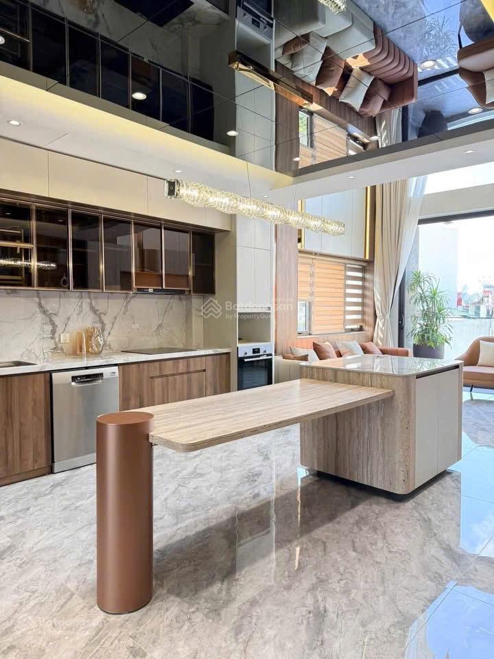 Bán nhà đẹp ở ngay tại gia thụy, long biên dt 108m2, 7 tầng, mt 5m, thang máy, kinh doanh, full đồ