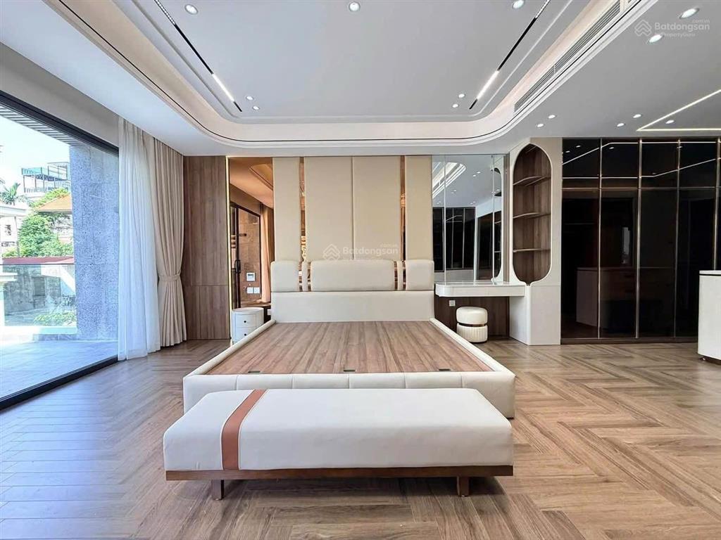 Bán nhà đẹp ở ngay tại gia thụy, long biên dt 108m2, 7 tầng, mt 5m, thang máy, kinh doanh, full đồ