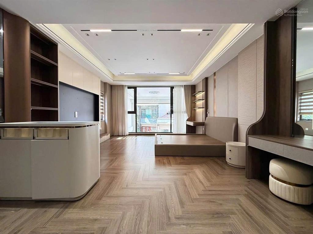 Bán nhà đẹp ở ngay tại gia thụy, long biên dt 108m2, 7 tầng, mt 5m, thang máy, kinh doanh, full đồ