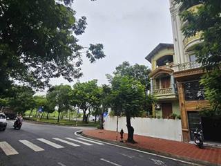 Bán nhà đẹp tđc thạch bàn, long biên dt 58m2, 7 tầng, mặt tiền 4.8m, thang máy, vỉa hè 5m, view hồ
