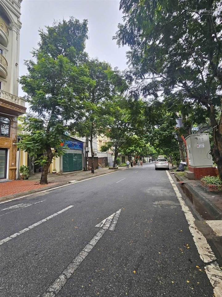 Bán nhà đẹp tđc thạch bàn, long biên dt 58m2, 7 tầng, mặt tiền 4.8m, thang máy, vỉa hè 5m, view hồ