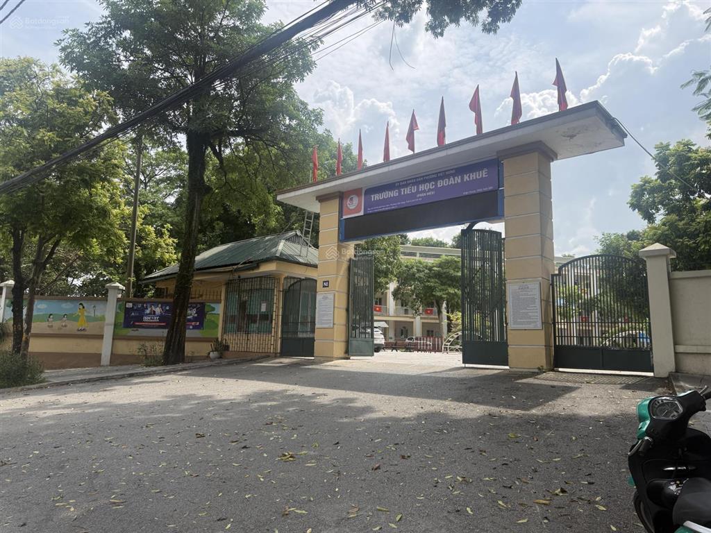 Bán nhà mặt phố hoa lâm, việt hưng dt 58m2, 7 tầng, mt 4.2m, vỉa hè, kinh doanh, thang máy.