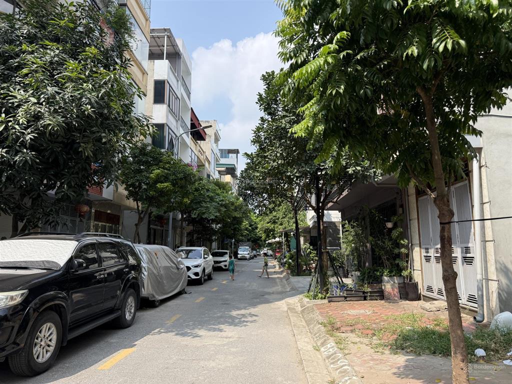 Bán nhà khu phân lô thạch bàn, long biên dt 56m2, 7 tầng, mặt tiền 4.2m, vỉa hè, thang máy.