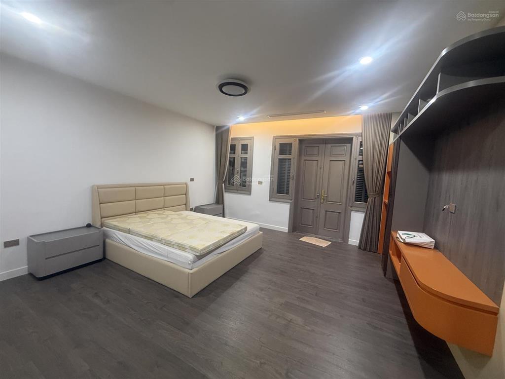 Bán biệt thự việt hưng, long biên dt 190m2, mặt tiền 9m, 5 tầng thang máy, 3 mặt thoáng, full đồ.