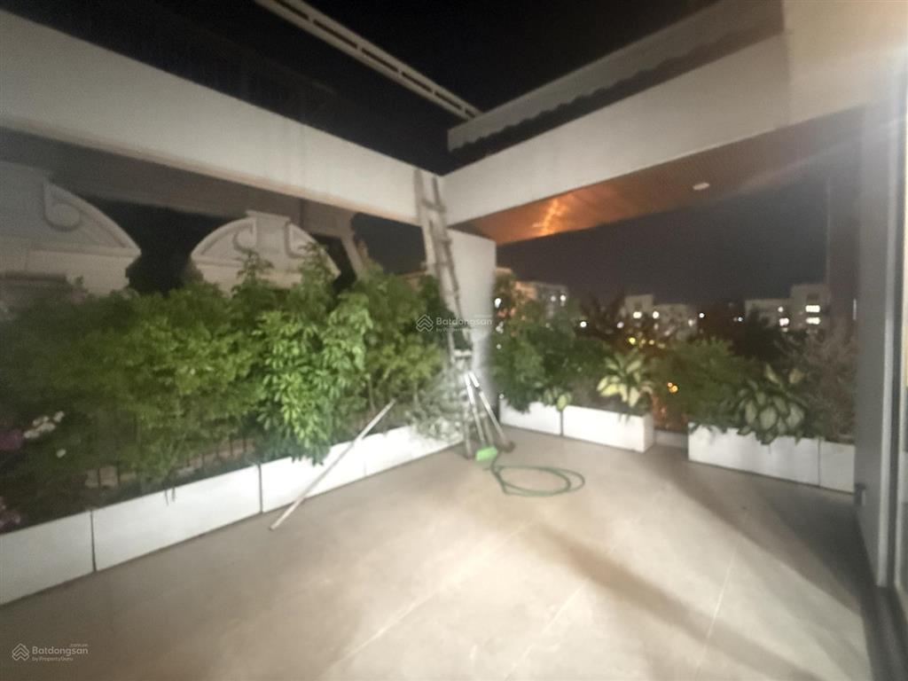 Bán biệt thự việt hưng, long biên dt 190m2, mặt tiền 9m, 5 tầng thang máy, 3 mặt thoáng, full đồ.