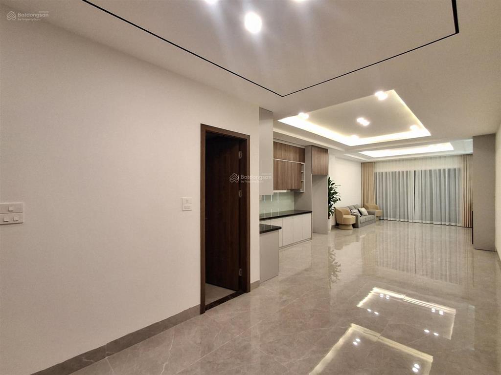 Bán nhà phân lô quân đội tư đìnhcổ linh, long biên. dt 60m2, 8 tầng, mặt tiền 4.1m, ô tô tránh