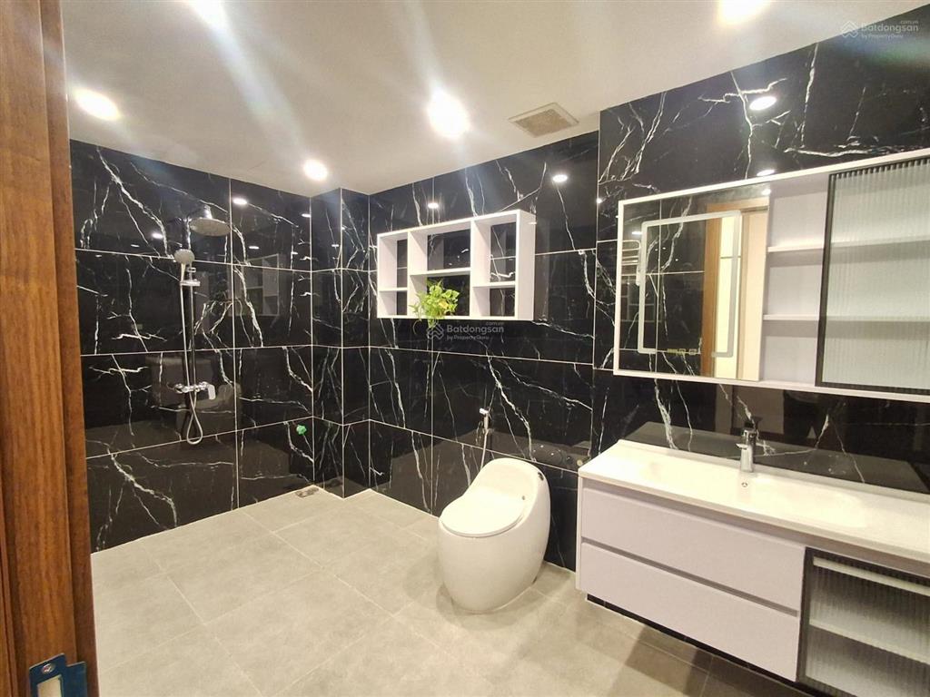 Bán nhà phân lô quân đội tư đìnhcổ linh, long biên. dt 60m2, 8 tầng, mặt tiền 4.1m, ô tô tránh