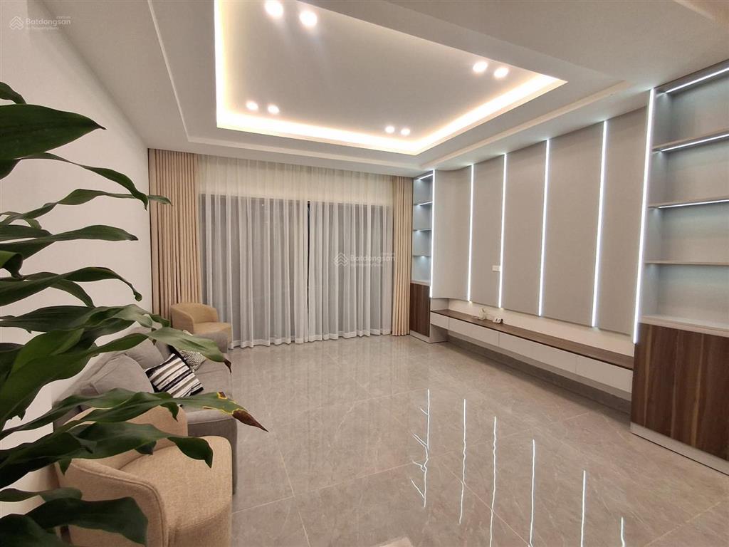 Bán nhà phân lô quân đội tư đìnhcổ linh, long biên. dt 60m2, 8 tầng, mặt tiền 4.1m, ô tô tránh