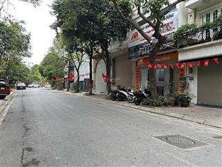 Cho thuê nhà mặt phố việt hưng, vỉa hè kinh doanh. dt 85m2, 6 tầng thang máy, mt6m, 32tr/tháng.
