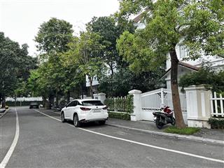 Cho thuê biệt thự khu bằng lăng, vinhomes riverside. 250m2, 4 tầng, full nội thất, view sông.