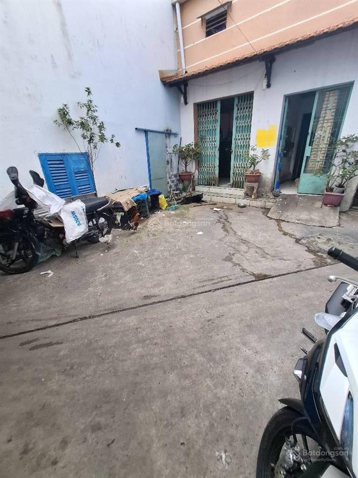 Bán nhà 2 tầng đường hậu giang, gần chợ bình tây, minh phụng