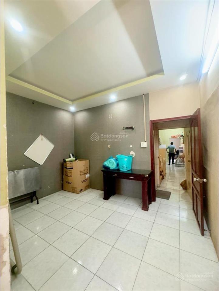 Bán nhà mặt tiền đường lò gốm,gần hậu giang,phan văn khỏe.