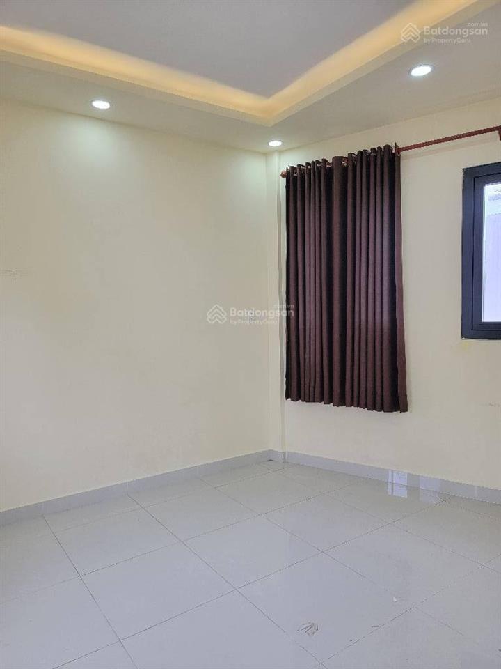 Bán nhà 4 tầng đẹp đường hồng bàng, gần vòng xoay phú lâm