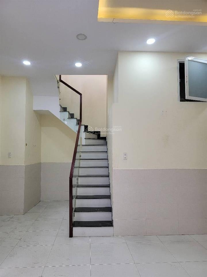 Bán nhà 4 tầng đẹp đường hồng bàng, gần vòng xoay phú lâm