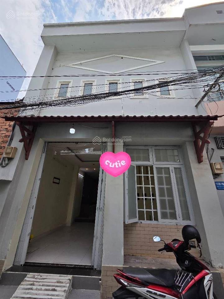 Bán nhà 2 tầng đường bà hom,gần chợ phú lâm