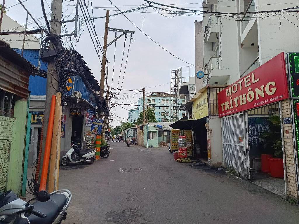 Nhà 4 tầng đường nguyễn văn luông,gần vòng xoay phú lâm.