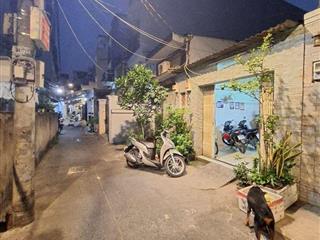 Bán nhà 2 tầng đường phạm văn chí, gần chợ bình tiên