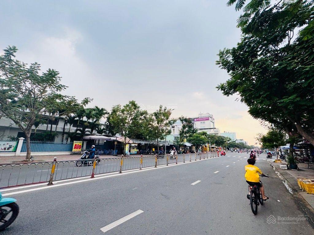 Mặt tiền kd đường lý chiêu hoàng,nhà 8 tầng 110m2(4x27),gần trần văn kiểu.