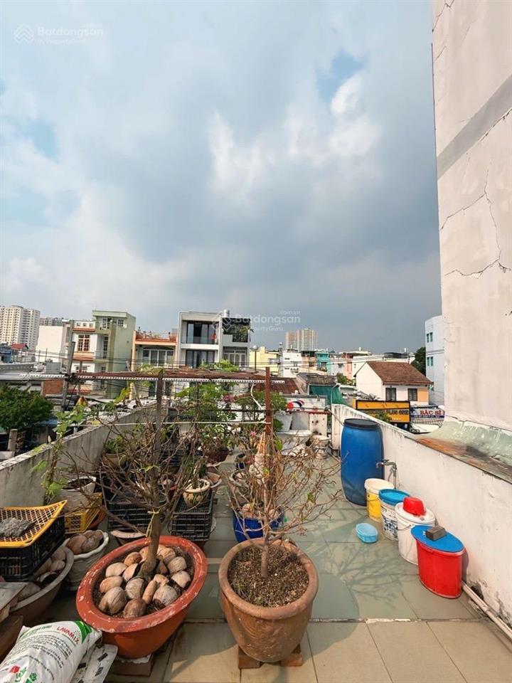 Mặt tiền kinh doanh đỉnh  đường bà hom  nhà 3 tầng ngay chợ phú lâm q6.