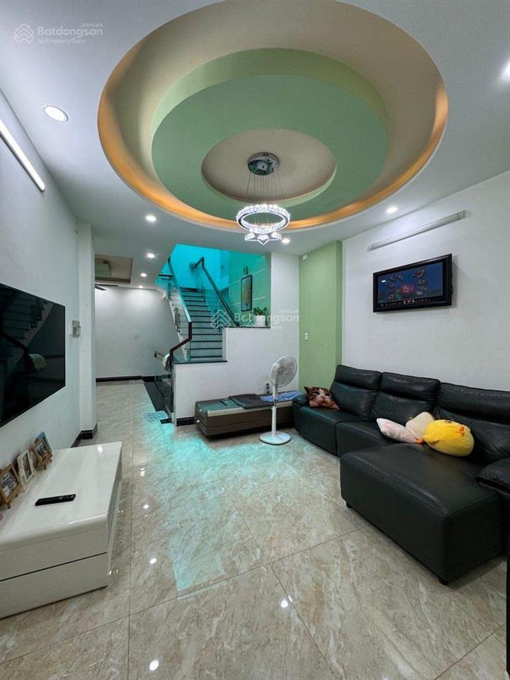 Bán nhà mặt tiền văn thân, đẹp 3 tầng, gần chợ bình tiên, minh phụng q6